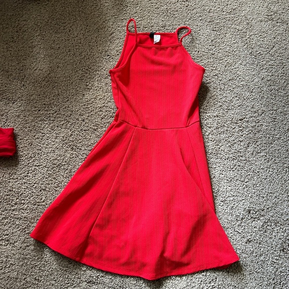 H&M red textured high neck flounce skirt mini dress - Picture 6 of 7
